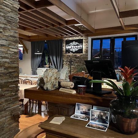 Hotel Veveri Veverska Bityska Luaran gambar