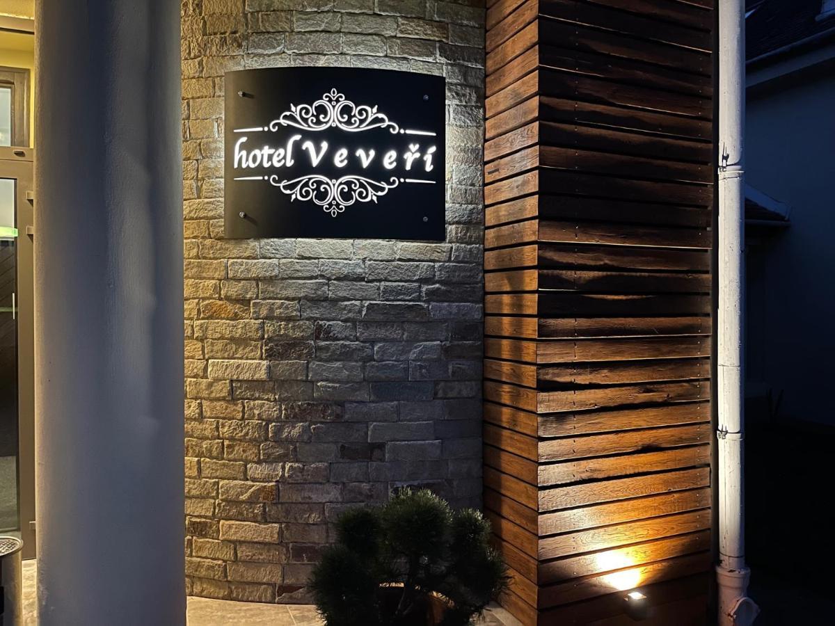 Hotel Veveri Veverska Bityska Luaran gambar