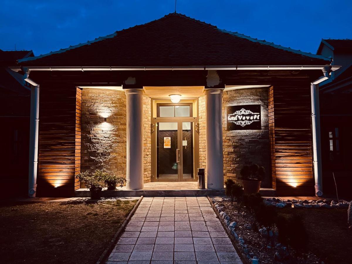 Hotel Veveri Veverska Bityska Luaran gambar