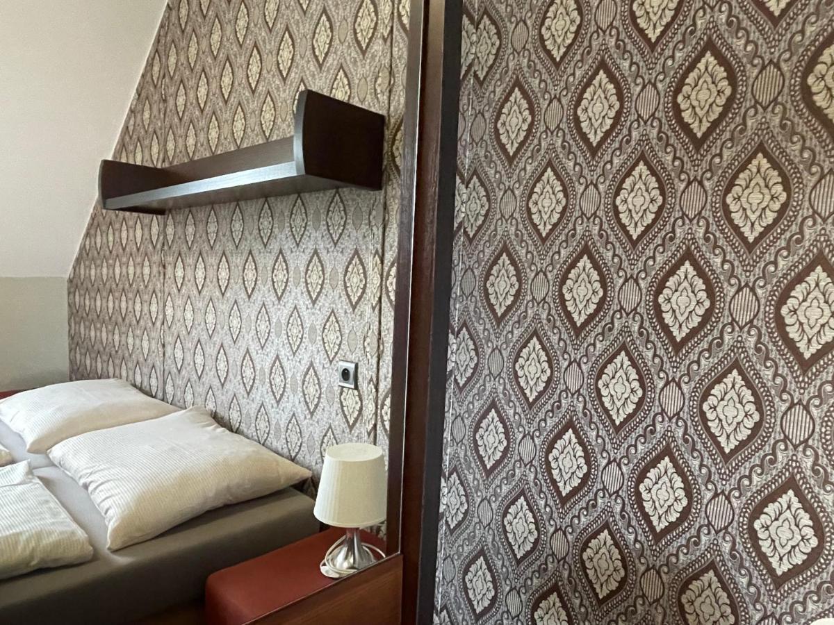 Hotel Veveri Veverska Bityska Luaran gambar