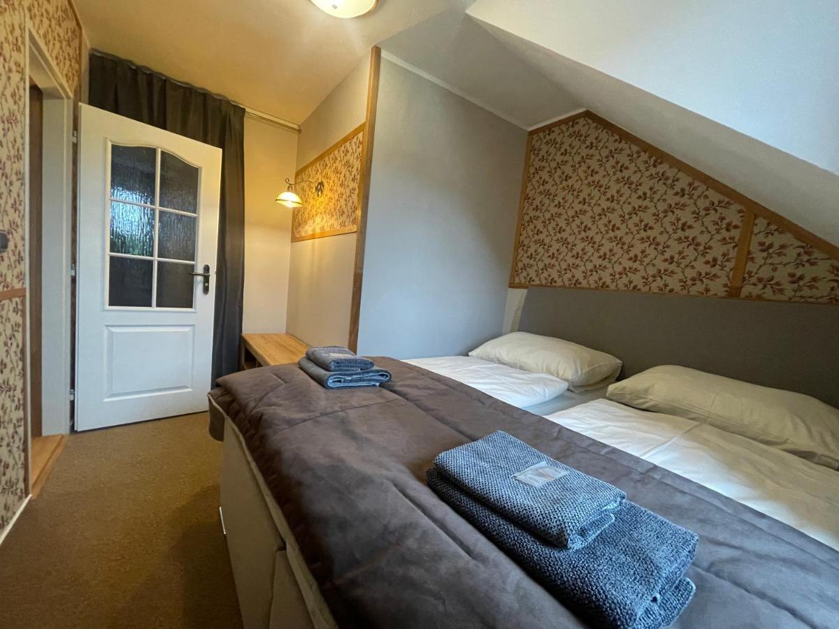 Hotel Veveri Veverska Bityska Luaran gambar