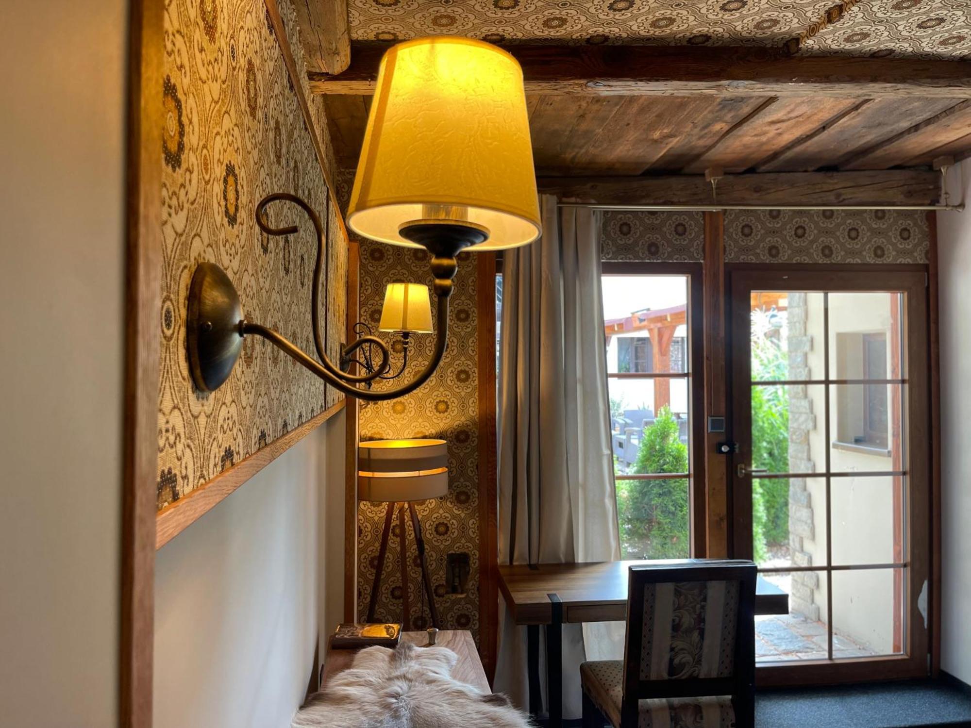 Hotel Veveri Veverska Bityska Luaran gambar