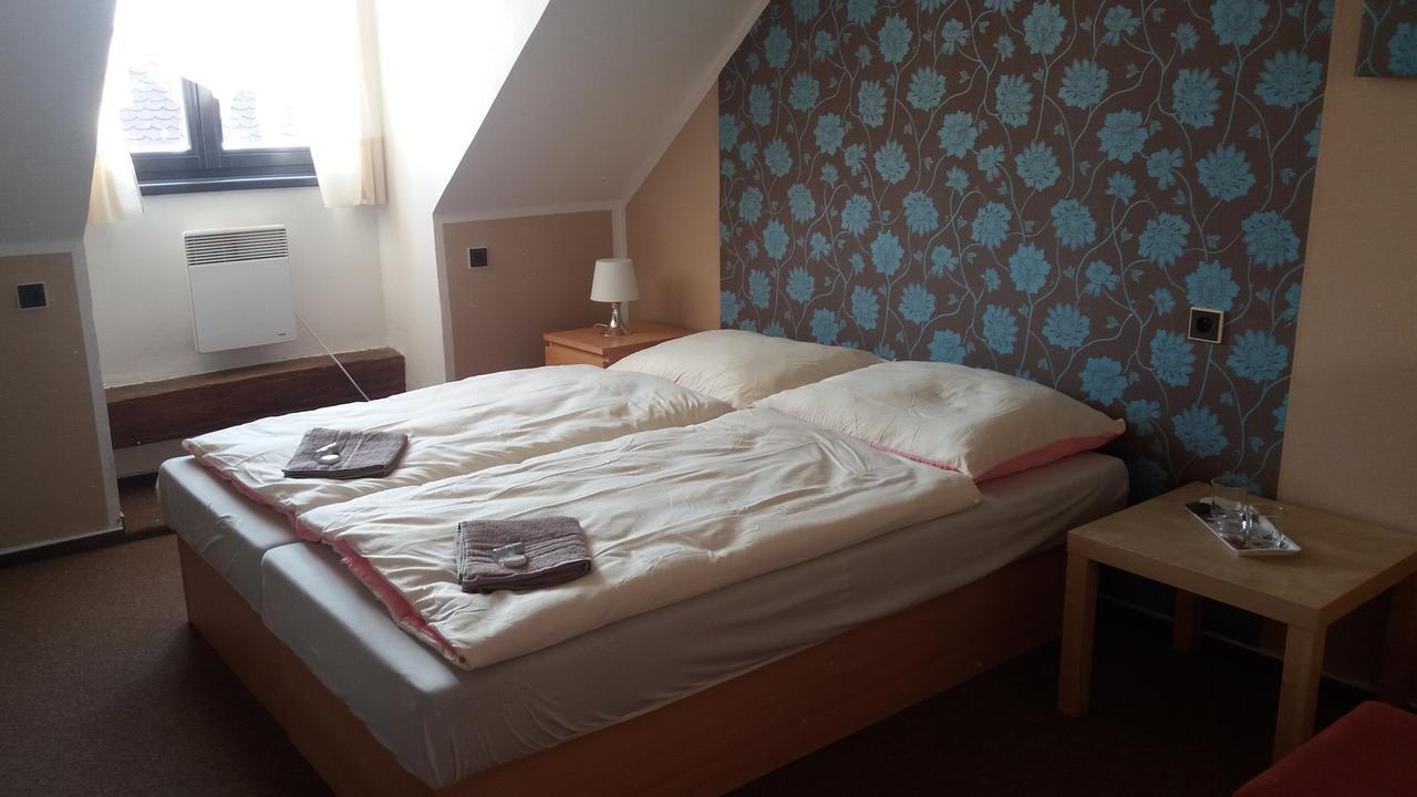 Hotel Veveri Veverska Bityska Luaran gambar